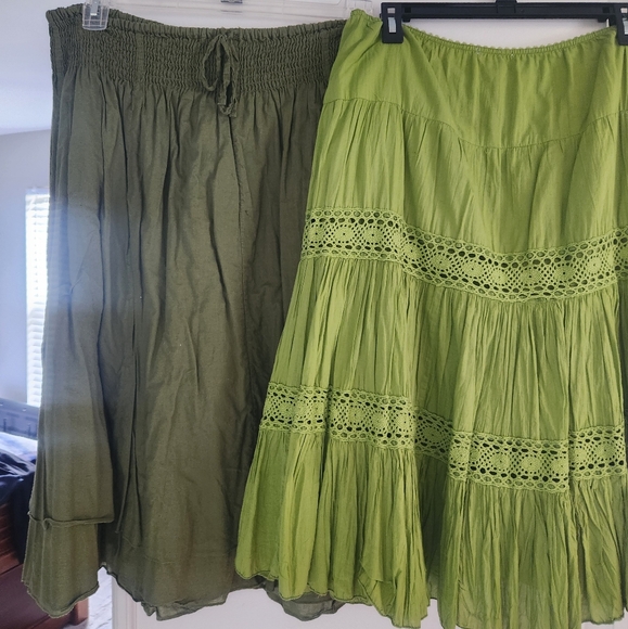 Size large skirts - Picture 3 of 3